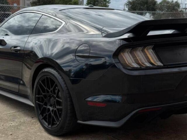 Черный Форд Мустанг, объемом двигателя 2.3 л и пробегом 63 тыс. км за 12300 $, фото 4 на Automoto.ua