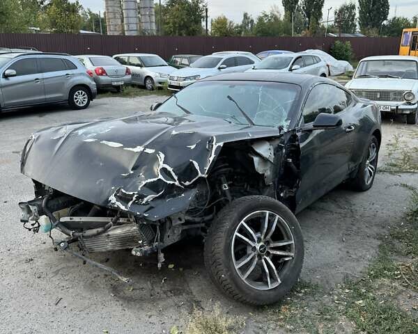 Черный Форд Мустанг, объемом двигателя 2.26 л и пробегом 130 тыс. км за 7000 $, фото 3 на Automoto.ua