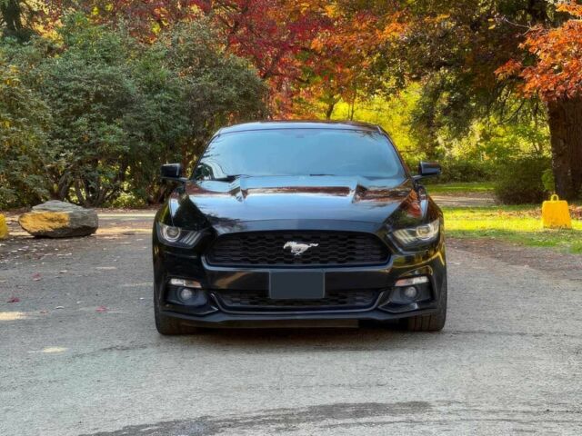 Чорний Форд Мустанг, об'ємом двигуна 2.3 л та пробігом 70 тис. км за 3350 $, фото 1 на Automoto.ua