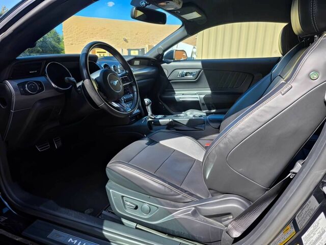 Чорний Форд Мустанг, об'ємом двигуна 2.3 л та пробігом 61 тис. км за 8900 $, фото 8 на Automoto.ua