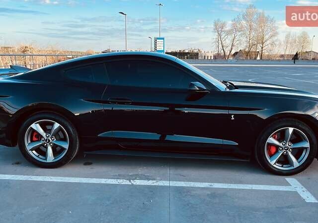 Чорний Форд Мустанг, об'ємом двигуна 2.26 л та пробігом 71 тис. км за 18500 $, фото 4 на Automoto.ua