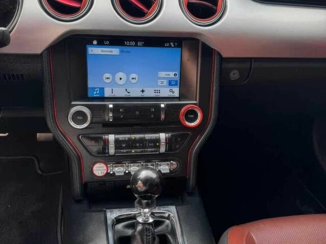 Черный Форд Мустанг, объемом двигателя 2.3 л и пробегом 63 тыс. км за 12300 $, фото 10 на Automoto.ua