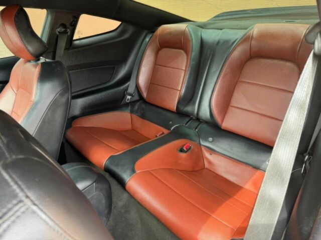 Черный Форд Мустанг, объемом двигателя 2.3 л и пробегом 63 тыс. км за 12300 $, фото 12 на Automoto.ua