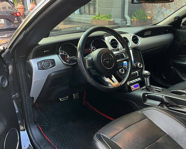 Форд Мустанг 2017 в Чернигове на Automoto.ua Черный Форд Мустанг, объемом двигателя 4.95 л и пробегом 113 тыс. км за 26800 $, фото 33 на Automoto.ua