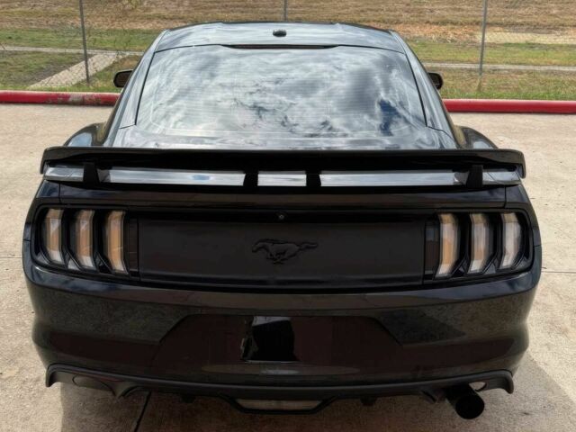 Черный Форд Мустанг, объемом двигателя 2.3 л и пробегом 63 тыс. км за 12300 $, фото 5 на Automoto.ua