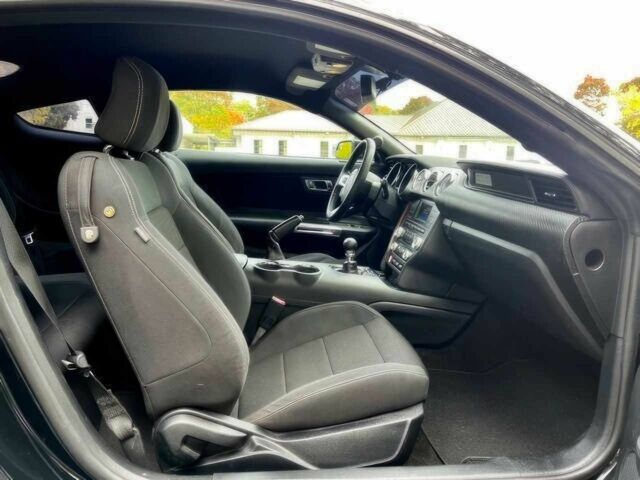 Чорний Форд Мустанг, об'ємом двигуна 3.7 л та пробігом 64 тис. км за 8100 $, фото 9 на Automoto.ua