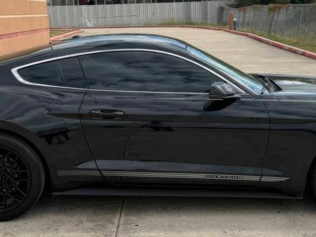 Черный Форд Мустанг, объемом двигателя 2.3 л и пробегом 63 тыс. км за 12300 $, фото 7 на Automoto.ua