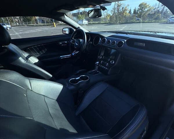 Черный Форд Мустанг, объемом двигателя 2.3 л и пробегом 109 тыс. км за 23000 $, фото 8 на Automoto.ua