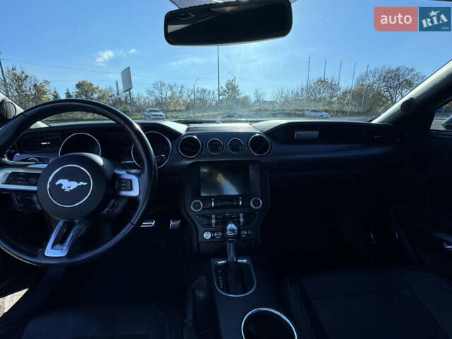 Черный Форд Мустанг, объемом двигателя 2.3 л и пробегом 109 тыс. км за 23000 $, фото 7 на Automoto.ua