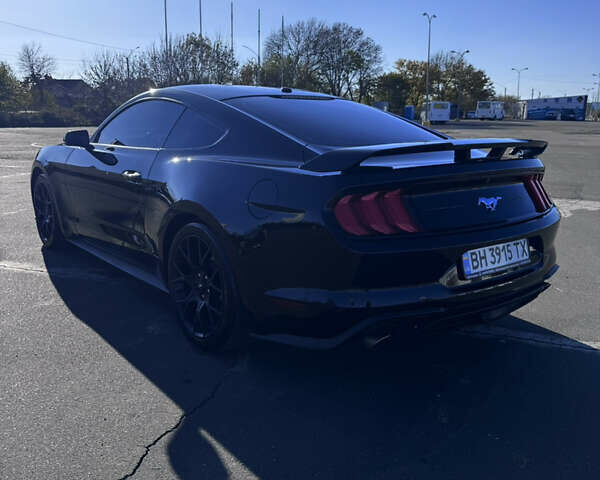 Черный Форд Мустанг, объемом двигателя 2.3 л и пробегом 109 тыс. км за 23000 $, фото 5 на Automoto.ua