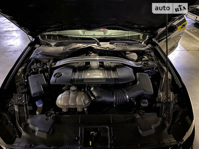 Чорний Форд Мустанг, об'ємом двигуна 5 л та пробігом 12 тис. км за 47700 $, фото 27 на Automoto.ua