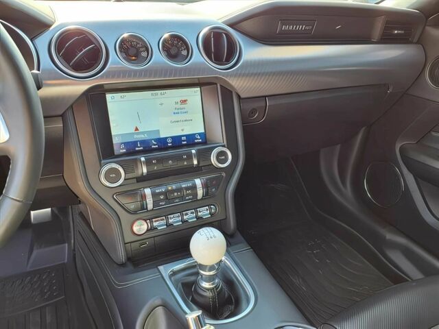 Черный Форд Мустанг, объемом двигателя 5 л и пробегом 44 тыс. км за 12500 $, фото 11 на Automoto.ua