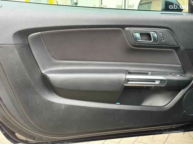 Черный Форд Мустанг, объемом двигателя 2.3 л и пробегом 22 тыс. км за 28940 $, фото 12 на Automoto.ua