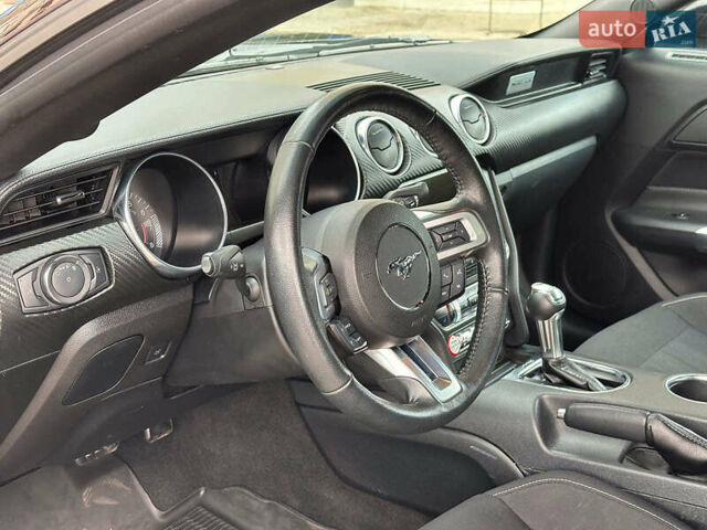 Черный Форд Мустанг, объемом двигателя 2.3 л и пробегом 22 тыс. км за 28990 $, фото 14 на Automoto.ua