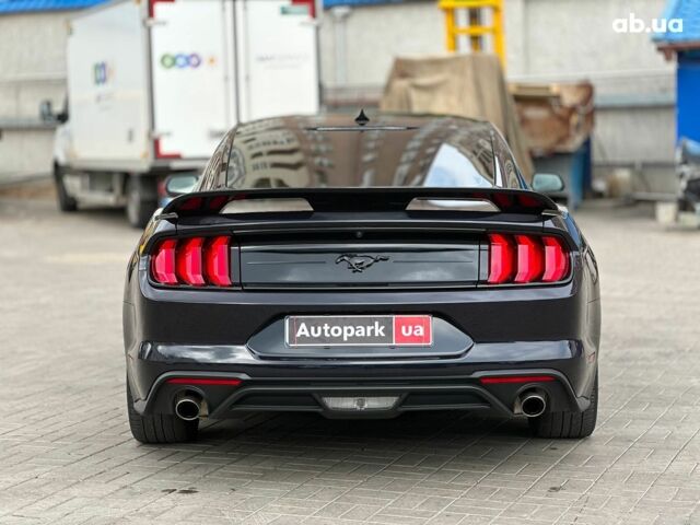 Черный Форд Мустанг, объемом двигателя 2.3 л и пробегом 22 тыс. км за 28940 $, фото 5 на Automoto.ua