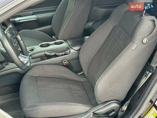 Черный Форд Мустанг, объемом двигателя 2.3 л и пробегом 22 тыс. км за 28990 $, фото 13 на Automoto.ua