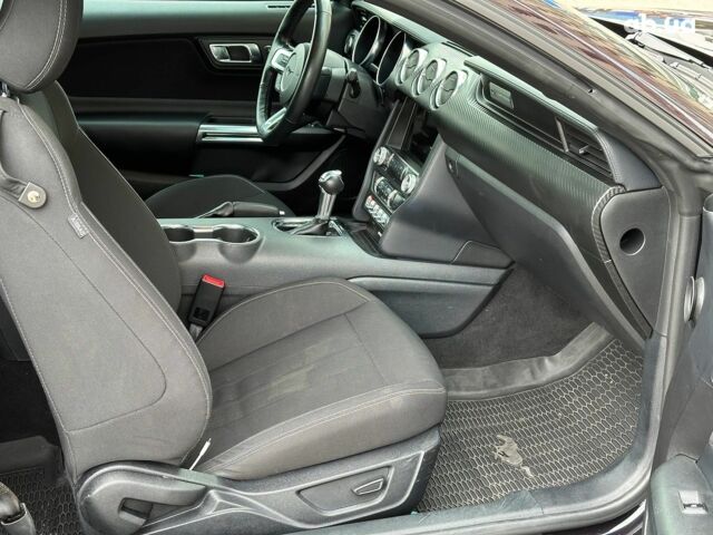 Черный Форд Мустанг, объемом двигателя 2.3 л и пробегом 22 тыс. км за 28940 $, фото 17 на Automoto.ua