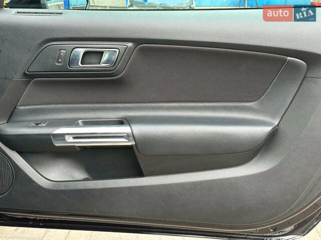 Черный Форд Мустанг, объемом двигателя 2.3 л и пробегом 22 тыс. км за 28990 $, фото 18 на Automoto.ua