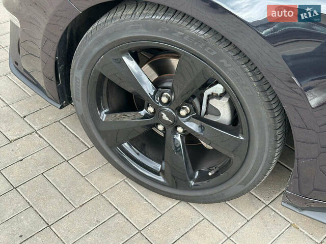 Черный Форд Мустанг, объемом двигателя 2.3 л и пробегом 22 тыс. км за 28990 $, фото 8 на Automoto.ua