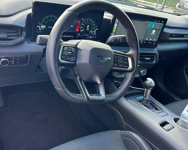 Черный Форд Мустанг, объемом двигателя 2.26 л и пробегом 23 тыс. км за 39500 $, фото 11 на Automoto.ua