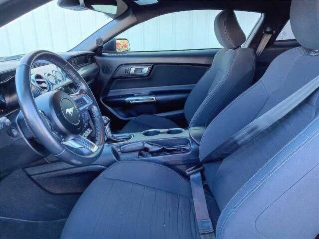 Черный Форд Мустанг, объемом двигателя 5 л и пробегом 15 тыс. км за 11500 $, фото 8 на Automoto.ua