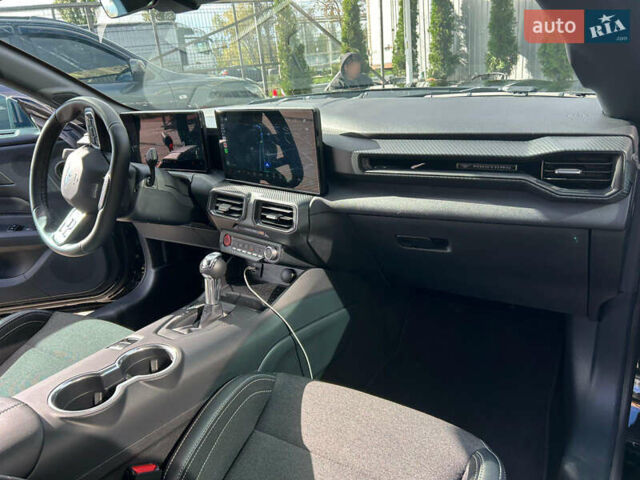 Черный Форд Мустанг, объемом двигателя 2.26 л и пробегом 23 тыс. км за 39500 $, фото 9 на Automoto.ua