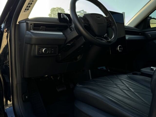 Черный Форд Мустанг, объемом двигателя 0 л и пробегом 90 тыс. км за 25900 $, фото 10 на Automoto.ua