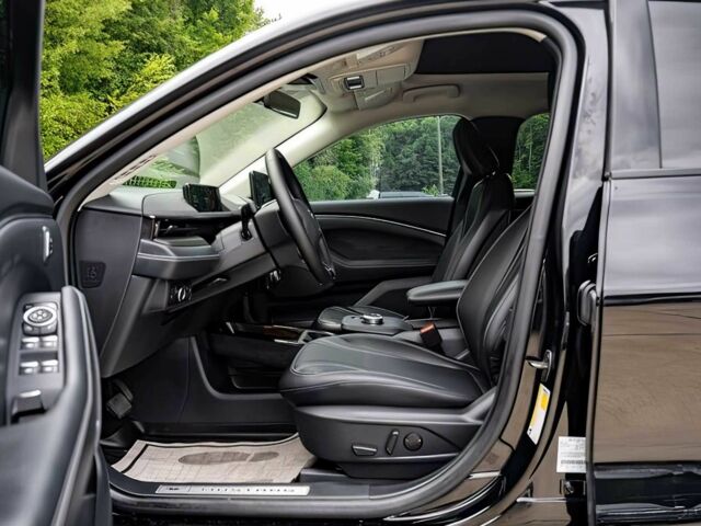 Черный Форд Мустанг, объемом двигателя 0 л и пробегом 10 тыс. км за 8540 $, фото 4 на Automoto.ua