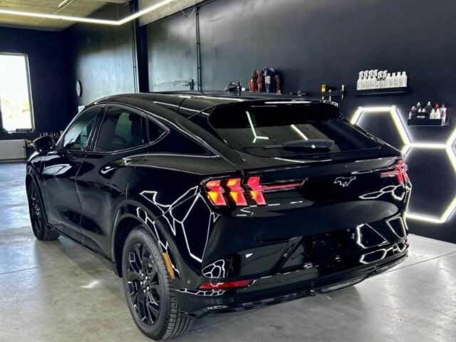 Черный Форд Мустанг, объемом двигателя 0 л и пробегом 24 тыс. км за 23599 $, фото 2 на Automoto.ua