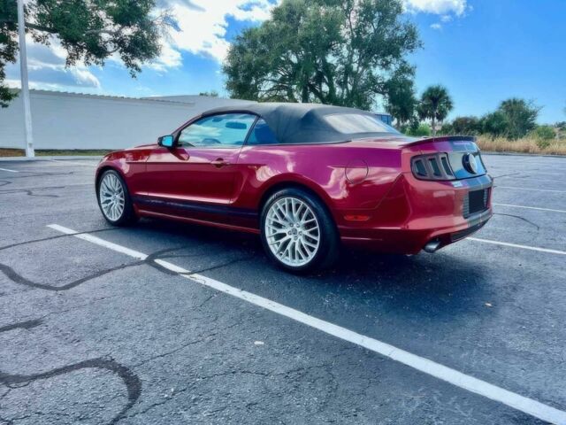 Красный Форд Мустанг, объемом двигателя 3.7 л и пробегом 86 тыс. км за 9800 $, фото 5 на Automoto.ua