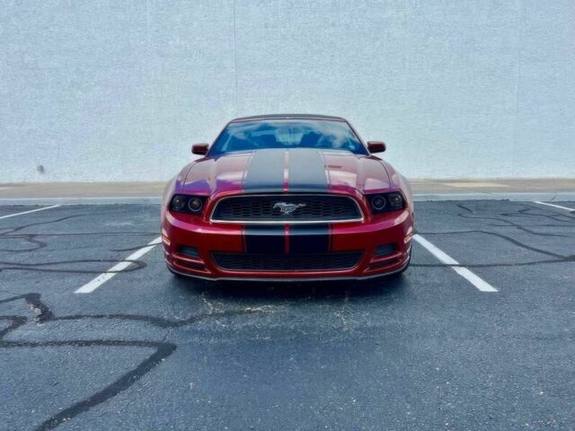 Красный Форд Мустанг, объемом двигателя 3.7 л и пробегом 86 тыс. км за 9800 $, фото 1 на Automoto.ua