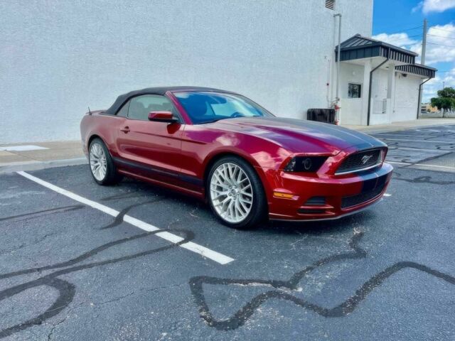 Красный Форд Мустанг, объемом двигателя 3.7 л и пробегом 86 тыс. км за 9800 $, фото 2 на Automoto.ua