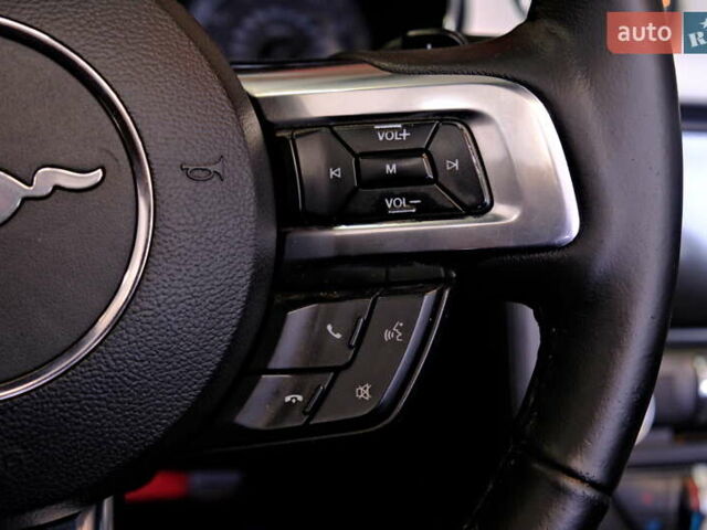 Красный Форд Мустанг, объемом двигателя 2.26 л и пробегом 143 тыс. км за 14900 $, фото 21 на Automoto.ua