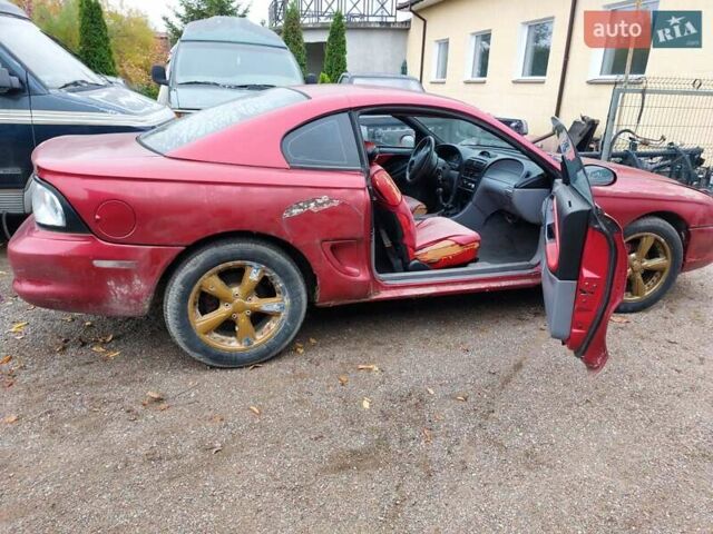 Красный Форд Мустанг, объемом двигателя 3.8 л и пробегом 120 тыс. км за 2450 $, фото 3 на Automoto.ua