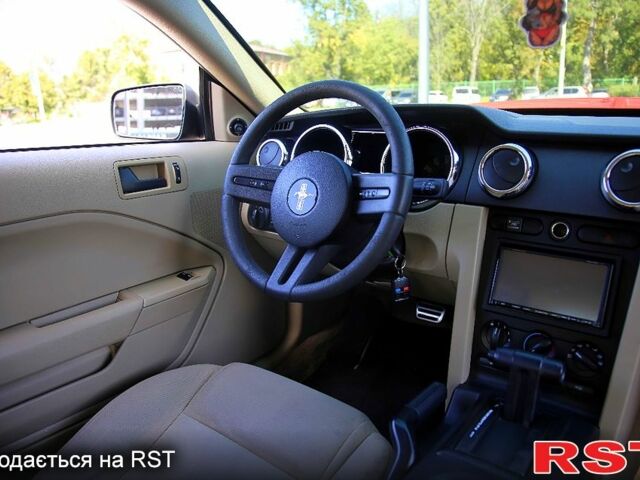 Червоний Форд Мустанг, об'ємом двигуна 4 л та пробігом 160 тис. км за 10600 $, фото 4 на Automoto.ua