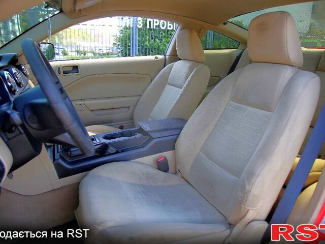 Червоний Форд Мустанг, об'ємом двигуна 4 л та пробігом 160 тис. км за 10600 $, фото 6 на Automoto.ua