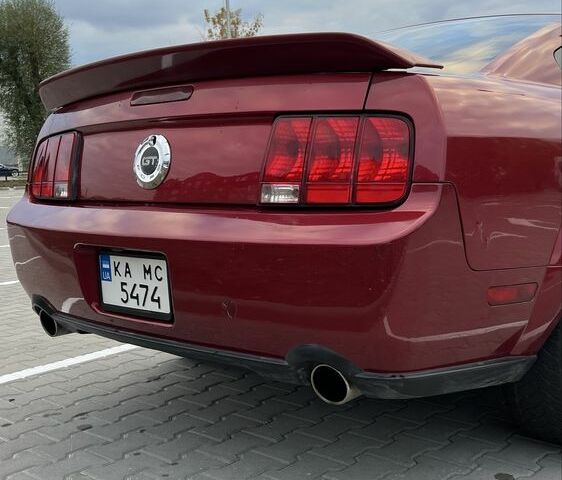 Форд Мустанг 2006 в Вишневом на Automoto.ua Красный Форд Мустанг, объемом двигателя 4.6 л и пробегом 110 тыс. км за 10500 $, фото 2 на Automoto.ua