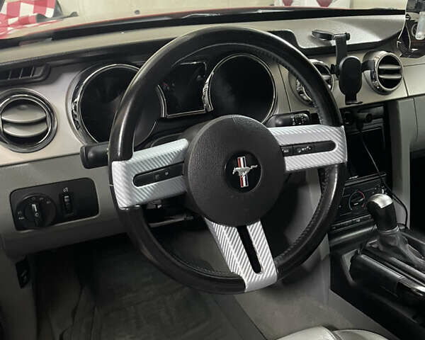 Красный Форд Мустанг, объемом двигателя 4 л и пробегом 116 тыс. км за 11500 $, фото 2 на Automoto.ua