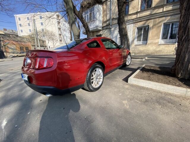 Красный Форд Мустанг, объемом двигателя 0.37 л и пробегом 160 тыс. км за 12800 $, фото 3 на Automoto.ua