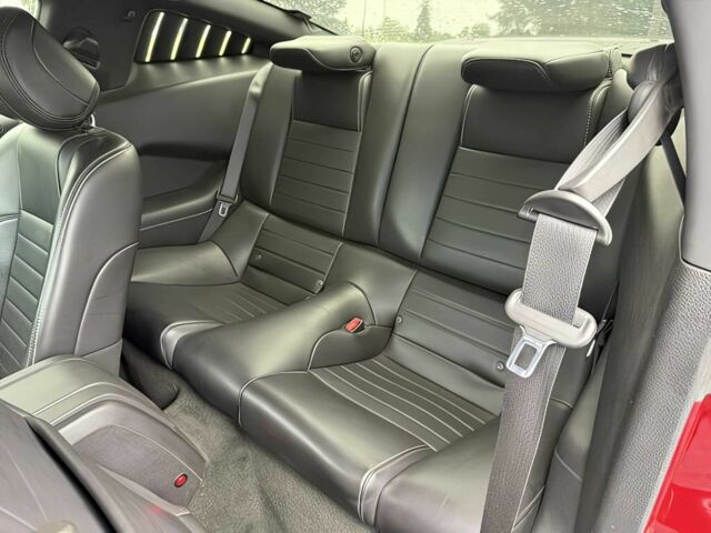 Красный Форд Мустанг, объемом двигателя 5 л и пробегом 87 тыс. км за 6200 $, фото 9 на Automoto.ua