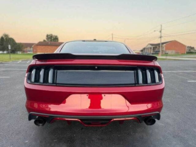 Червоний Форд Мустанг, об'ємом двигуна 5 л та пробігом 119 тис. км за 9500 $, фото 6 на Automoto.ua