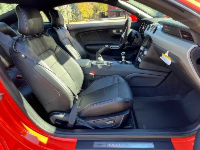 Красный Форд Мустанг, объемом двигателя 5 л и пробегом 80 тыс. км за 5900 $, фото 8 на Automoto.ua