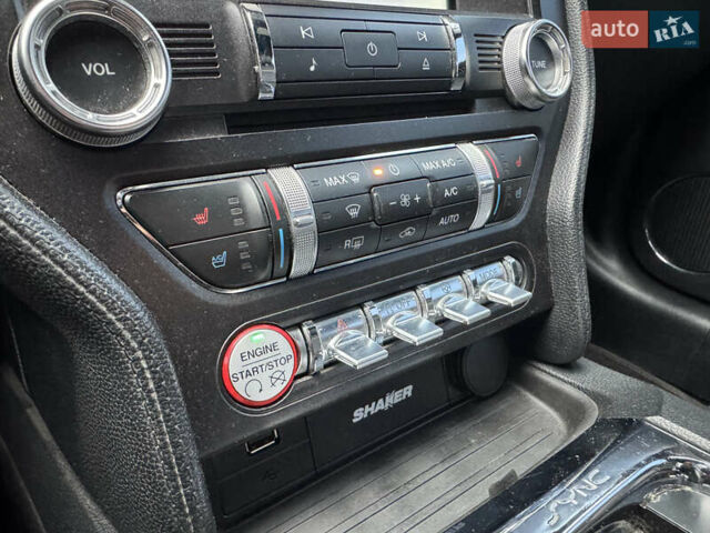 Красный Форд Мустанг, объемом двигателя 2.26 л и пробегом 169 тыс. км за 13900 $, фото 29 на Automoto.ua