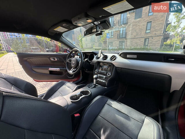 Красный Форд Мустанг, объемом двигателя 2.26 л и пробегом 110 тыс. км за 16200 $, фото 11 на Automoto.ua