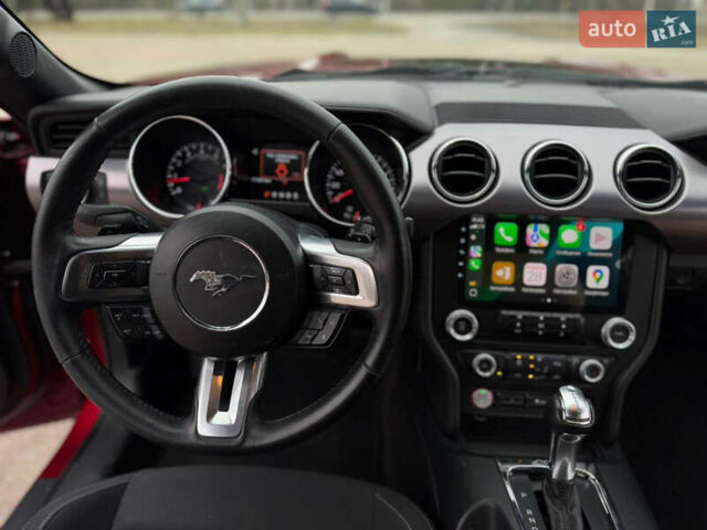 Красный Форд Мустанг, объемом двигателя 2.26 л и пробегом 170 тыс. км за 14500 $, фото 19 на Automoto.ua