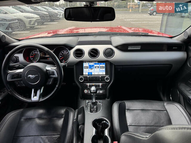 Красный Форд Мустанг, объемом двигателя 2.26 л и пробегом 169 тыс. км за 13900 $, фото 24 на Automoto.ua