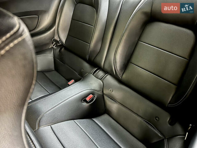 Красный Форд Мустанг, объемом двигателя 2.3 л и пробегом 175 тыс. км за 17500 $, фото 23 на Automoto.ua