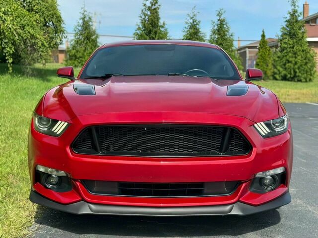 Красный Форд Мустанг, объемом двигателя 5 л и пробегом 80 тыс. км за 10990 $, фото 1 на Automoto.ua