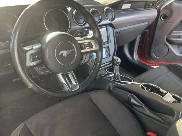 Червоний Форд Мустанг, об'ємом двигуна 2.3 л та пробігом 138 тис. км за 14000 $, фото 5 на Automoto.ua