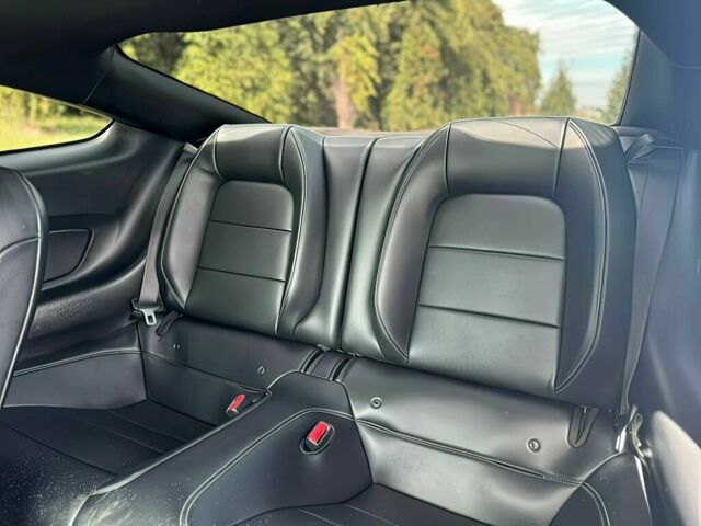 Красный Форд Мустанг, объемом двигателя 5 л и пробегом 80 тыс. км за 10990 $, фото 13 на Automoto.ua